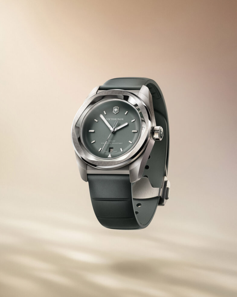 Коллекция компактных спортивных часов Victorinox Concept One