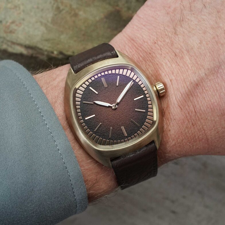 Новинка из Греции Monovant Rheon Bronze