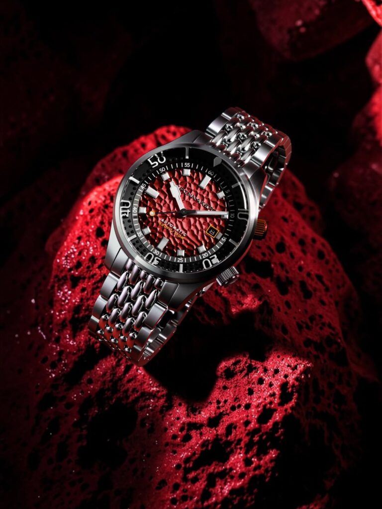 Рельефные циферблаты новых Spinnaker Bradner Automatic