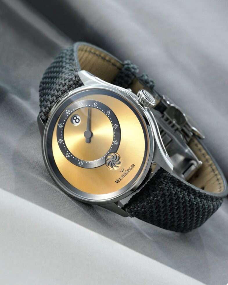 MeisterSinger Panthero Jumping Hour