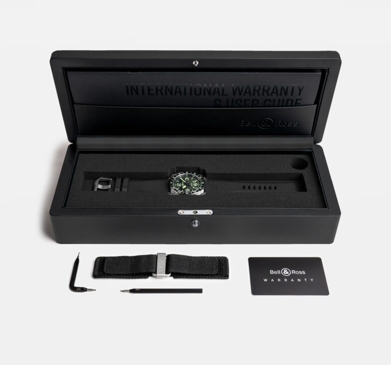 Bell & Ross BR-03 GMT Green Lum – полет сквозь северное сияние