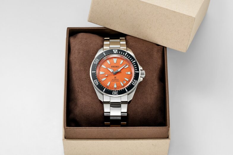 Seiko Prospex HBB003K и HBB004K — закат над морским побережьем