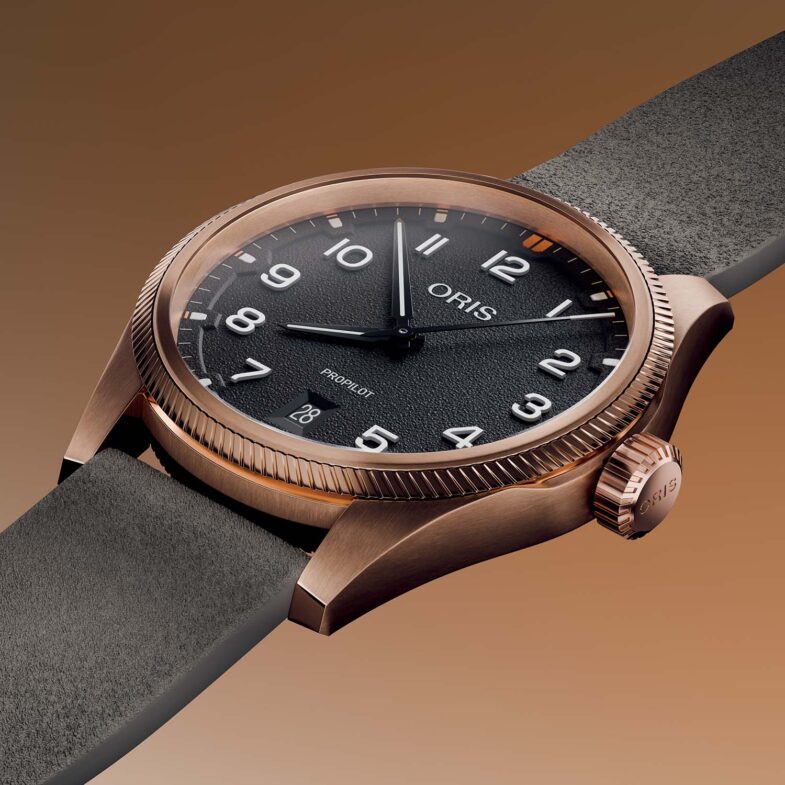 Бронзовое пополнение линейки Oris обновила коллекцию ProPilot Date